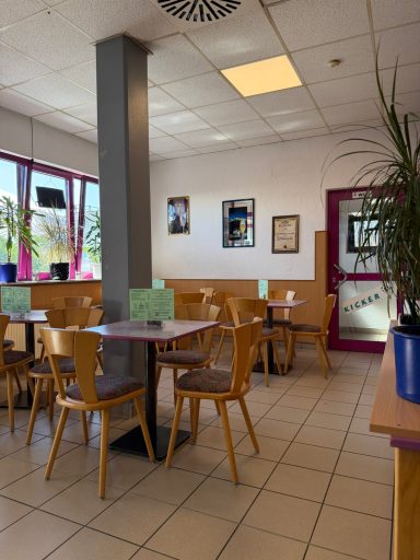 Sitzplätze in der Grillstation