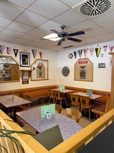 Sitzplätze in der Grillstation