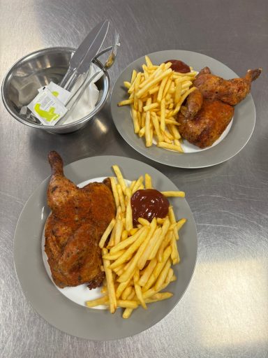 Hähnchen mit Pommes 